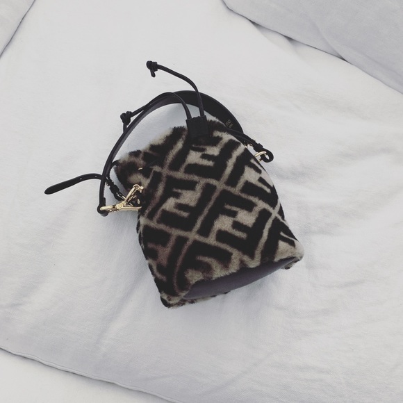 Fendi Handbags - MAKE OFFER! NWT FENDI SHEARLING MINI BUCKET BAG